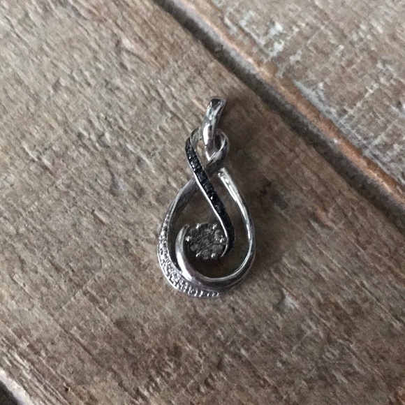 Sterling Silver Necklace Pendant - Picture 2 of 2